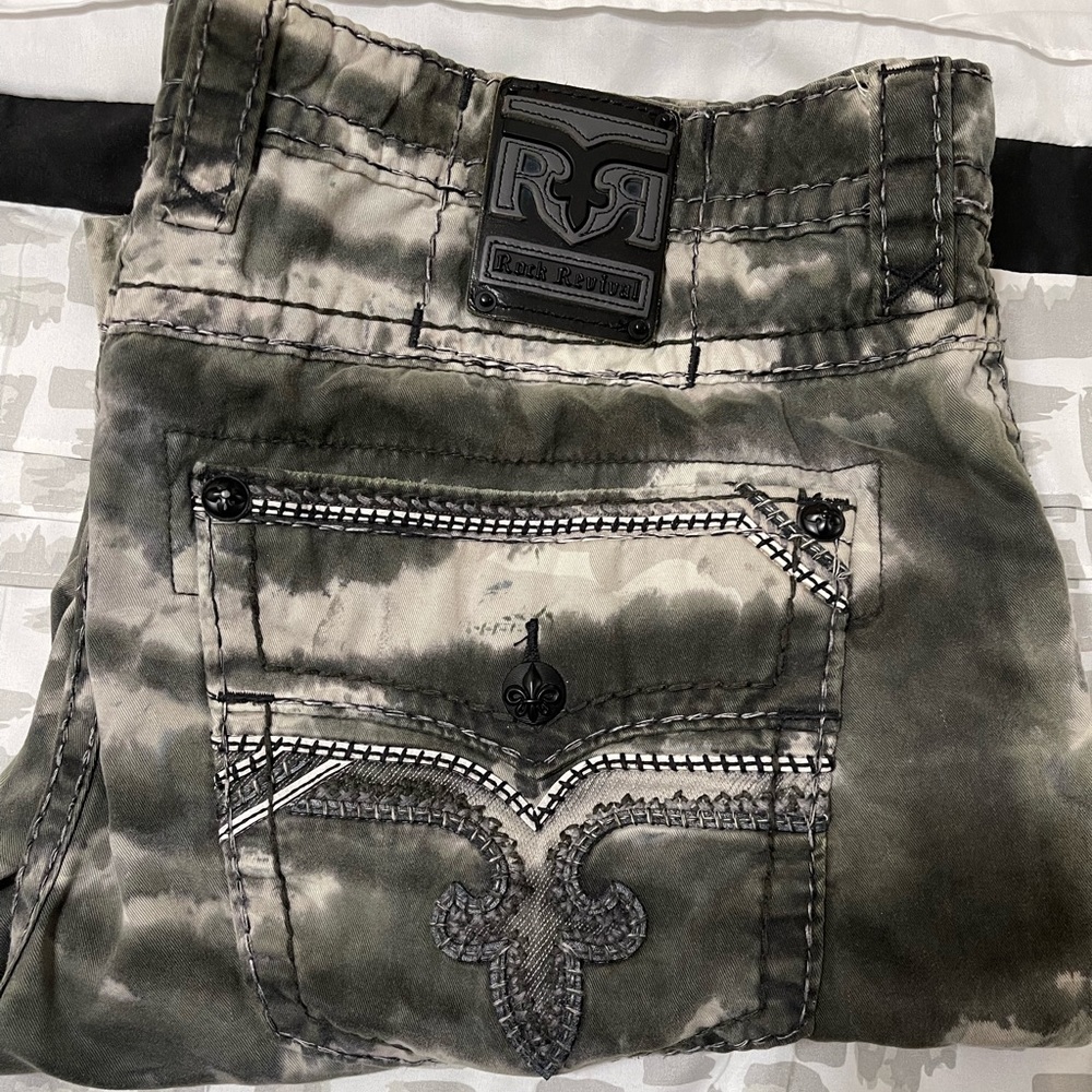 Men’s Rock Revival Cargo Shorts